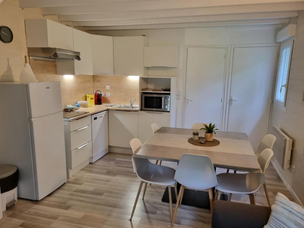 Les Chalets De Saumur, Piscine & Parc Boise, 100M Du Cadrenoir Pokój zdjęcie